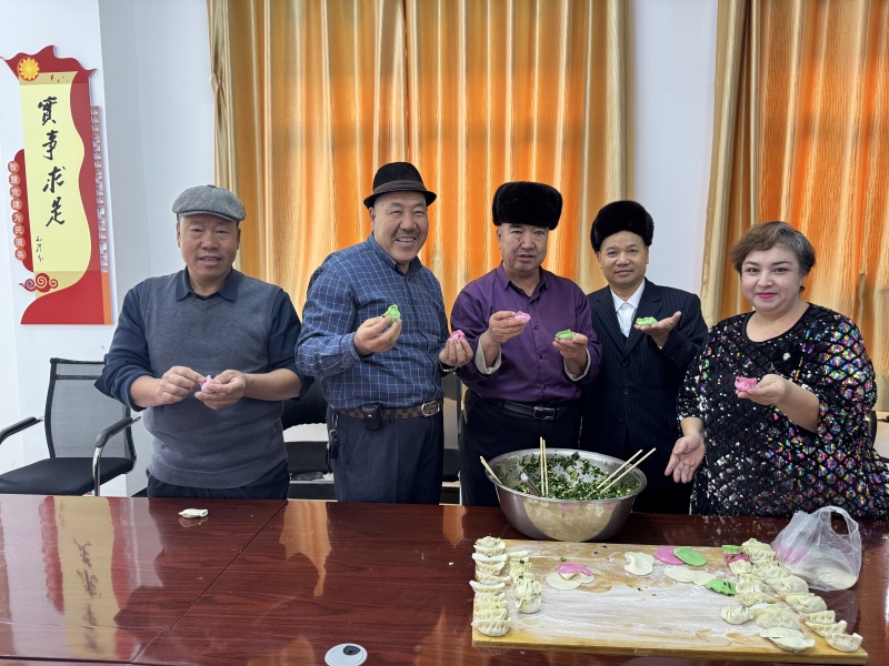 2024.12.18彩色饺子飘香 这个社区“冬至”共叙民族团结情（高志琰拍摄） (5).png
