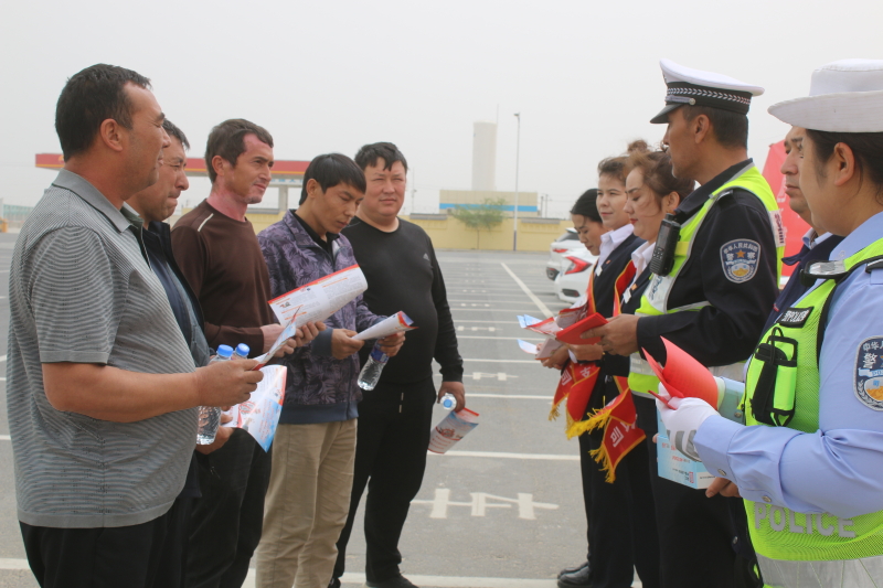 在农村道路8.JPG