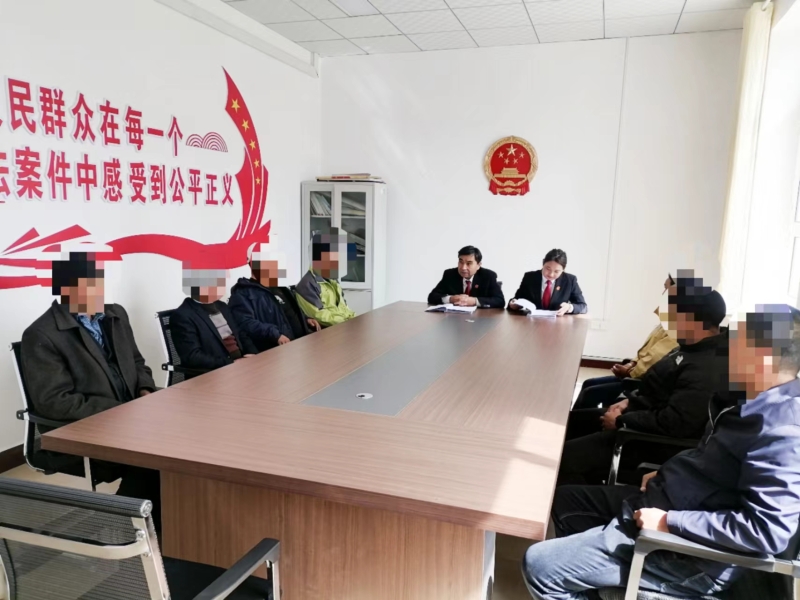 调解现场。通讯员 古丽娜尔·库西尔拜 摄.jpg