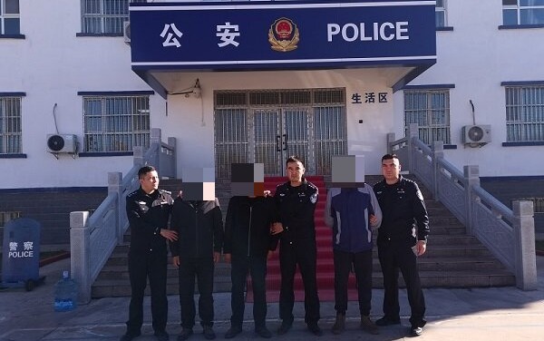 图片为：加尕斯台派出所抓获的涉赌博人员_proc.jpg